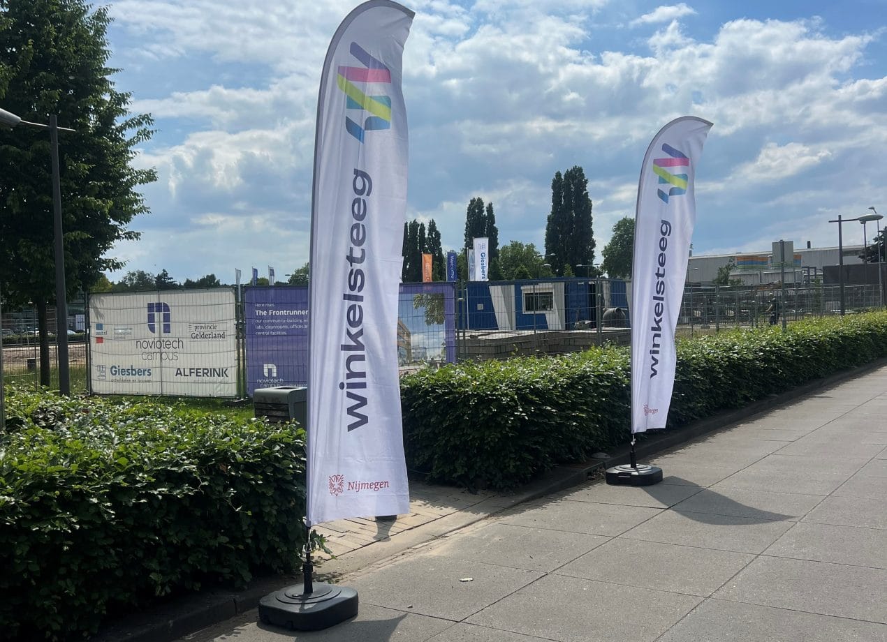 VerheesPlus reclame beachflag