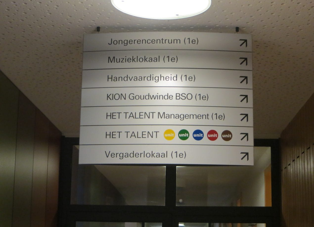 VerheesPlus reclame bewegwijzering binnen