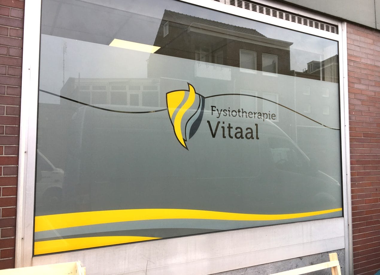 VerheesPlus reclame raamfolie